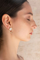 INFINITY EARRINGS NACRE